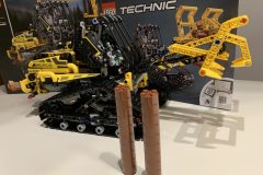LEGO Technic 42094 Tracked Loader 4