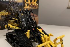 LEGO Technic 42094 Tracked Loader 21