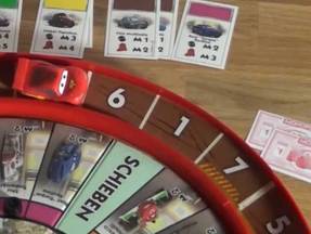 Monopoly Cars - Lightning Mc Queen in seiner Rennbahn