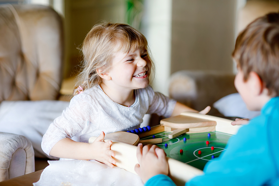 Die passende Spiele & Spielzeuge für Kinder finden