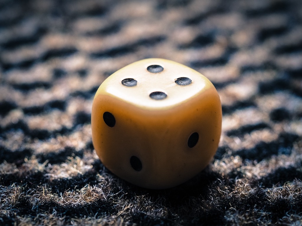 Der Würfel als traditioneller Zufallsgenerator in Spielen